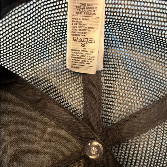 NWOT Old Navy trucker hat one size fits most youth black w gray design mesh back - Picture 5 of 5